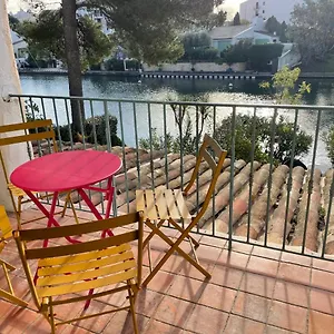 Centre Port-grimaud Avec Vue Magnifique Sur La Giscle Appartement Grimaud
